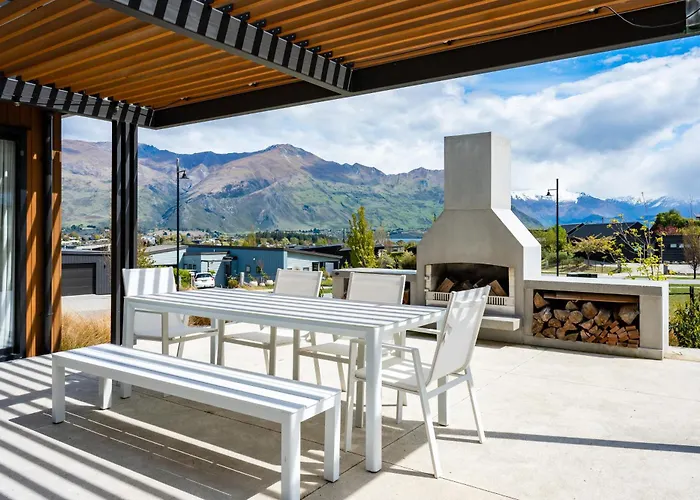 Modern With Mountain Views And Outlook Ferienhaus