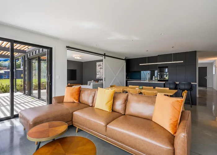 Modern With Mountain Views And Outlook Ferienhaus Wanaka