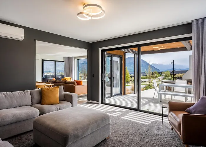 Modern With Mountain Views And Outlook Wanaka