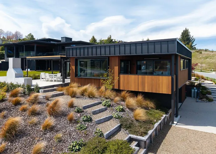 Modern With Mountain Views And Outlook Ferienhaus